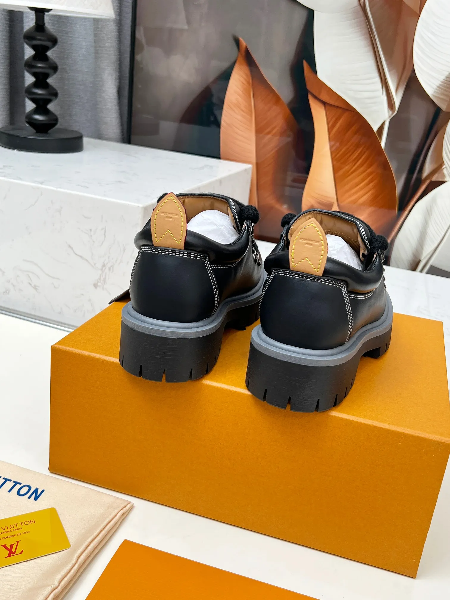 p660💰"Couple Style" LV Louis Vuitton's 2025 autumn and winter new style, developed one-to-one from the original version, retro fashionable, handsome and cool mountaineering derby shoes are now available.  Material: Imported first-layer cowhide Lining: Imported lambskin Outsole: Original molded TR non-slip outsole Sole height: 3.5cm Shoe size: Same style for men and women 35-45